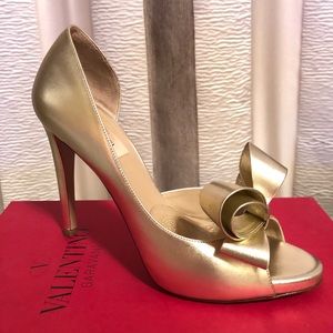 Valentino Couture Bow d’Orsay Pump